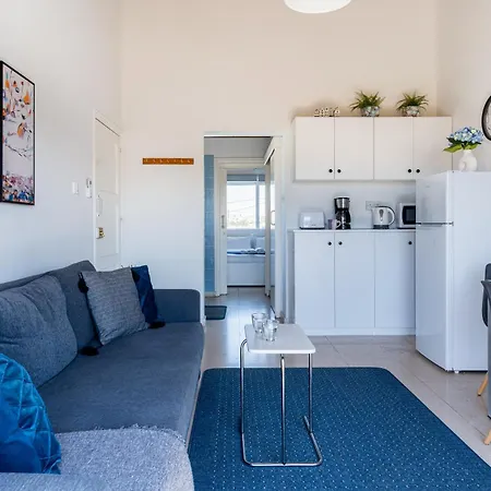 Lazuli Stylish 1-br W Pool & Balcony In Larnaca Daire