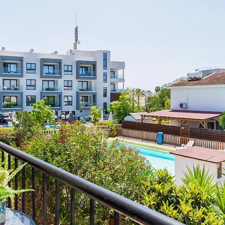 Daire Lazuli Stylish 1-br W Pool & Balcony In Larnaca Voroklini