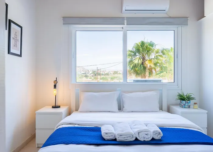 Appartamento Lazuli Stylish 1-br W Pool & Balcony In Larnaca