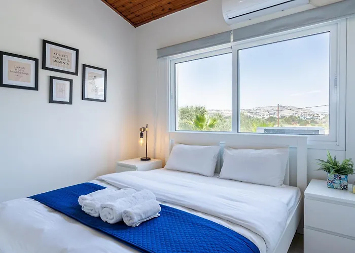 Lazuli Stylish 1-br W Pool & Balcony In Larnaca *