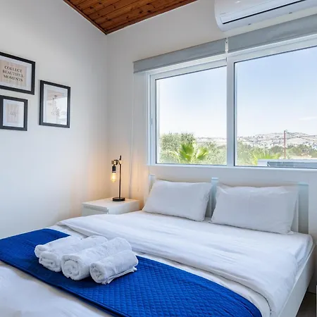 Lazuli Stylish 1-br W Pool & Balcony In Larnaca *