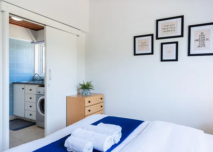 Lazuli Stylish 1-br W Pool & Balcony In Larnaca *