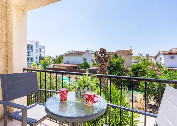 Lazuli Stylish 1-br W Pool & Balcony In Larnaca *