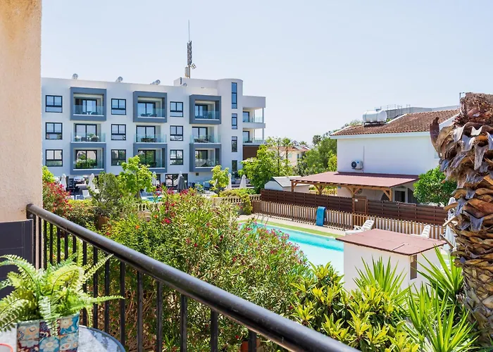 Apartmán Lazuli Stylish 1-br W Pool & Balcony In Larnaca Voroklini